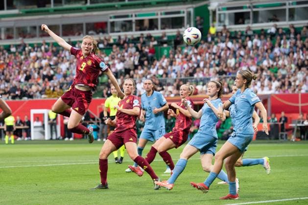 Sjoeke NUESKEN, Nüsken GER action, single action, UEFA Womens Nations League, 5 matchday, matchday 5, womens international football match, Germany GER Netherlands NED on 30 05 2025 in Bremen Germany Â
