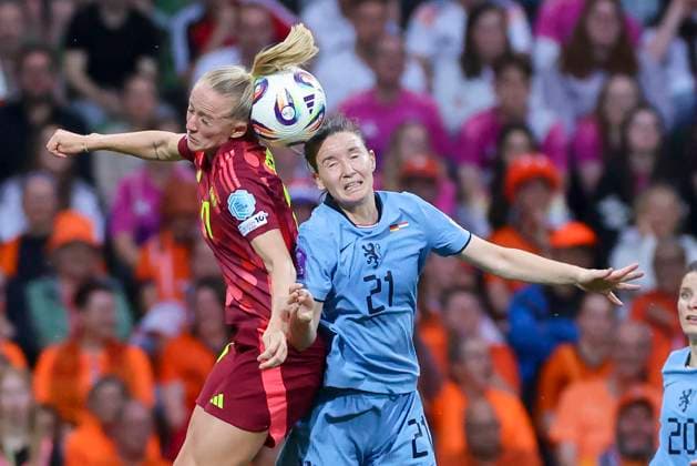 Lea Schueller Germany and Damaris Egurrola Netherlands battle for the ball, UEFA Women s Nations League 2024 25 Grp A1 MD5, Germany and Netherlands, Weserstadion on 30 May 2025 in Bremen, Germany Photo by Marco Steinbrenner DeFodi Images Lea Schueller Germany and Damaris Egurrola Netherlands battle for the ball, UEFA Women s Nations League 2024 25 Grp A1 MD5, Germany and Netherlands, Weserstadion, May 30, 2025 in Bremen, Germany Photo by Marco Steinbrenner DeFodi Images