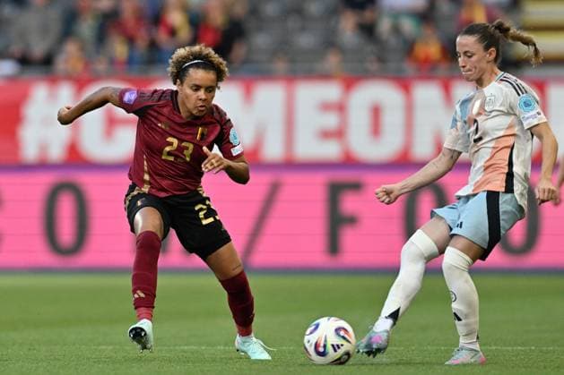 250530 BELGIUM VS SPAIN Kassandra Missipo (23) of Belgium pictured fighting for the ball with Ona Batlle (2) of Spain during a game between the national teams of Belgium, called the Red Flames and Spain on the 5th matchday in group A3 of the 2024-25 Women s Nations League competition, on Friday 30 May 2025 in Leuven , Belgium . PHOTO SPORTPIX David Catry Leuven Den Dreef Belgium  Copyright: xSportpix.bex xDavidxCatryxDavidxCatryx