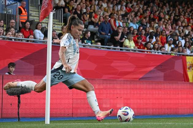 250530 BELGIUM VS SPAIN Claudia Pina (20) of Spain pictured during a game between the national teams of Belgium, called the Red Flames and Spain on the 5th matchday in group A3 of the 2024-25 Women s Nations League competition, on Friday 30 May 2025 in Leuven , Belgium . PHOTO SPORTPIX David Catry Leuven Den Dreef Belgium  Copyright: xSportpix.bex xDavidxCatryxDavidxCatryx