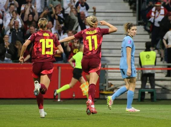 30 05 2025, xgrfx, Football UEFA Women s Nations League, Germany Netherlands v l Goal, Lea Schüller German Women s National Team DFL DFB REGULATIONS PROHIBIT ANY USE OF PHOTOGRAPHS as IMAGE SEQUENCES and or QUASI VIDEO Bremen