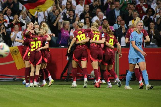 30 05 2025, xgrfx, Football UEFA Women s Nations League, Germany Netherlands v l Goal, Lea Schüller German Women s National Team DFL DFB REGULATIONS PROHIBIT ANY USE OF PHOTOGRAPHS as IMAGE SEQUENCES and or QUASI VIDEO Bremen