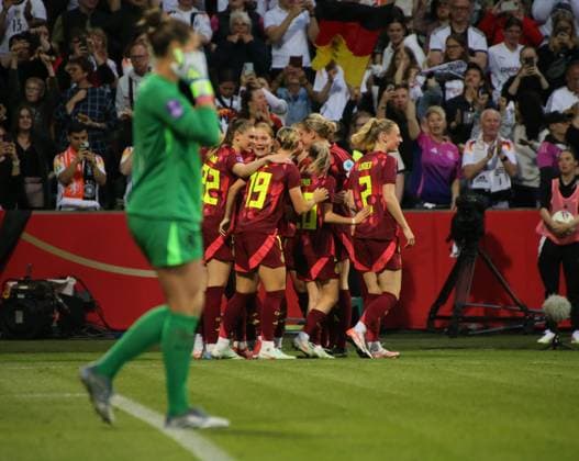 30 05 2025, xgrfx, Football UEFA Women s Nations League, Germany Netherlands v l Goal, Lea Schüller German Women s National Team DFL DFB REGULATIONS PROHIBIT ANY USE OF PHOTOGRAPHS as IMAGE SEQUENCES and or QUASI VIDEO Bremen