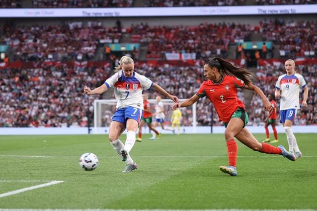 UEFA Women s Nations League 30. Mai 2025, London UEFA Women s Nations League England gegen Portugal Beth Mead aus England erzielt ihr viertes Tor Foto Jacques Feeney Abseits London UK  Copyright: xJacquesxFeeneyx xOffsidexOffside