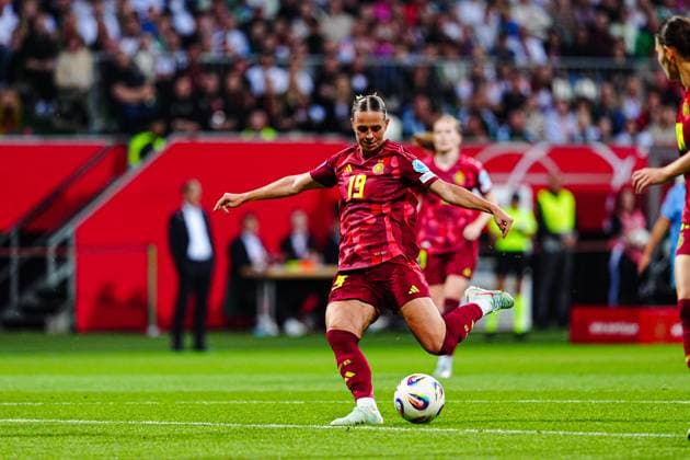 Goal kick Goal chance Klara Buehl Germany, 19 GER, Germany vs Netherlands, Football, Women, UEFA Nations League, Matchday 5, Season 2024 25, 30 05 2025 GER, Germany vs Netherlands, Football, Women, UEFA Nations League, Matchday 5, Season 2024 25, 30 05 2025 Bremen Copyright: xEibner-Pressefoto MarcelxvonxFehrnx EP_MFN