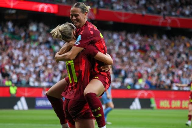 Bremen, Germany 30 May 2025 UEFA Nations League Women 2025 Germany vs Netherlands Pictured from left scorer Lea Schüller Schueller Germany scores the goal to make it 2-0 for Germany and cheers with Klara Bühl Buehl Germany Weser Stadium Lower Saxony Copyright: xFotostandx xFantinix