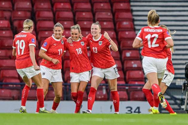 Scotland Women v Austria Women UEFA Womens Nations League Julia Hickelsberger of Austria Women celebrates her goal with teammates during the UEFA Womens Nations League Group A match at Hampden Park, Glasgow UK Newspapers OUT Copyright: xJamiexJohnstonx FIL-21859-0084