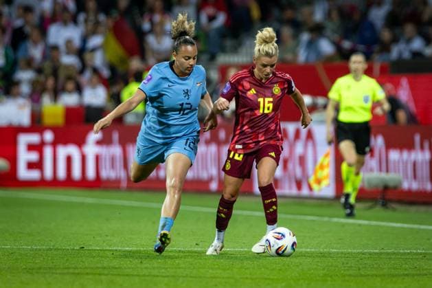 UWNL Germany vs Netherlands 30 05 25 Chasity Grant Nr 12, Netherlands vs Linda Dallmann Nr 16, Germany UWNL Germany vs Netherlands, Weserstadion on 30 05 25 Copyright: xBEAUTIFULxSPORTS MarioxM.xKobergx