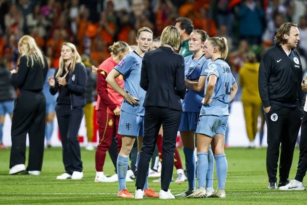 BREMEN - Players and staff of the Netherlands after the Nations League match between Germany and the Netherlands on May 30, 2025 in Bremen, Germany. ANP VINCENT JANNINK xVIxANPxSportx xxANPxIVx 529026906 originalFilename: 529026906.jpg
