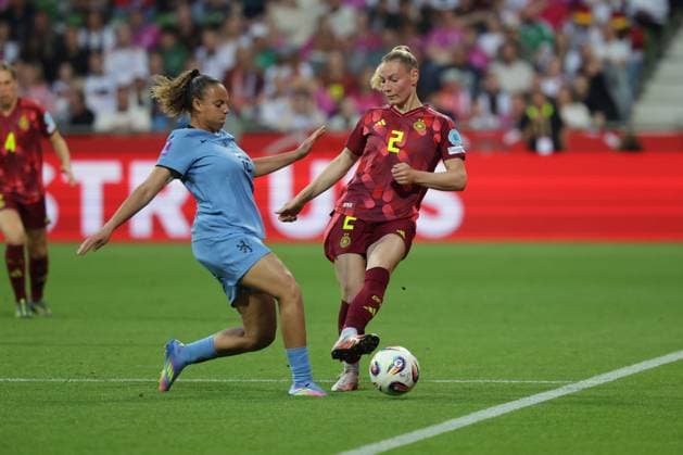 GER, xFSx , Bremen , Womens Nations League , in Bremen Weserstadion 30 05 2025 , v l Chasity Grant Netherlands ,12 in duel with Sarai Linder Germany ,2 Copyright: HMBxMedia FernandoxSoares