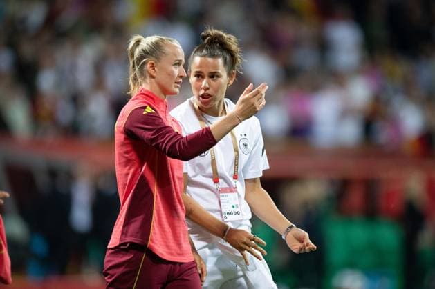 Lea SCHUELLER, Schüller GER and Lena O berDORF GER , final cheer Germany, cheer, jubilation, joy, cheers, UEFA Womens Nations League, matchday 5, womens international football match, Germany GER Netherlands NED 4 0 on 30 05 2025 in Bremen Germany Â