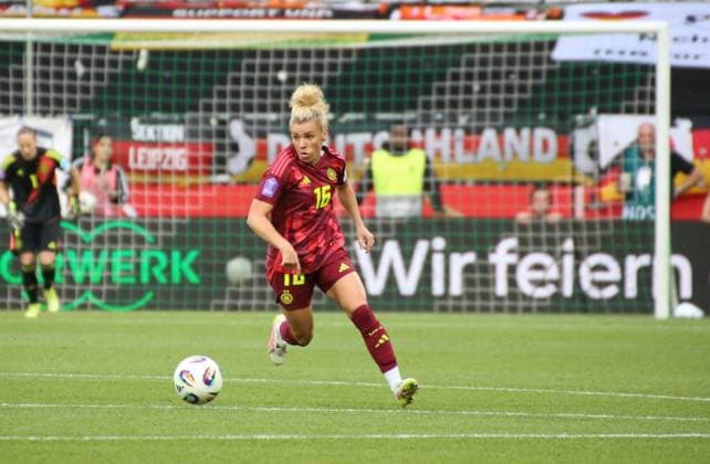 30 05 2025, xgrfx, Football UEFA Women s Nations League, Germany Netherlands v l Linda Dallmann Deutsche Frauennationalmannschaft DFL DFB REGULATIONS PROHIBIT ANY USE OF PHOTOGRAPHS as IMAGE SEQUENCES and or QUASI VIDEO Bremen