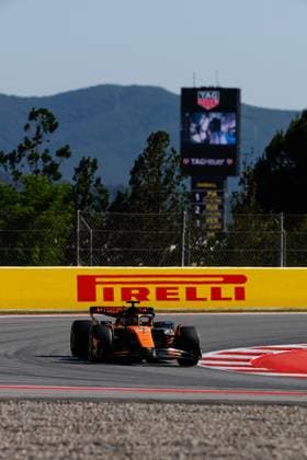 F1 - SPANISH GRAND PRIX 2025 81 PIASTRI Oscar (aus), McLaren F1 Team MCL39, action during the Formula 1 Aramco Gran Premio de Espana 2025, Spanish Grand Prix 2025, 9th round of the 2025 FIA Formula One World Championship, WM, Weltmeisterschaft from May 30 to June 1, 2025 on the Circuit de Barcelona-Catalunya, in Montmelo, Spain - MontmeloSpain  Copyright: xJavierxJimenezx