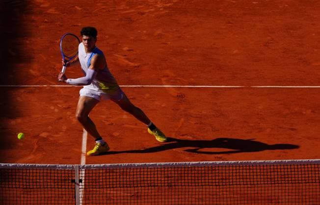 Ben Shelton in third round action French Open Tennis, Day Six, Tennis, Roland Garros, Paris, France - 30 May 2025 EDITORIAL USE ONLY No use with unauthorised audio, video, data, fixture lists, club league logos or live services. Online in-match use limited to 120 images, no video emulation. No use in betting, games or single club league player publications. Copyright: xJavierxGarcia Shutterstockx 15330911fe