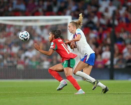 London, England, May 30 2025: Jessica Silva (10 Portugal) on the ball is pressured by Esme Morgan (6 England) during the UEFA Womens Nations League game between England and Portugal at Wembley Stadium in London, England. (Jay Patel SPP) Copyright: xJayxPatel SPPx spp-en-JaPa-ENGvPOR_20250530_0373
