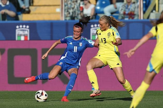 Barbara Bonansea (Italy Women)Smilla Holmberg (Sweden Women) during the UEFA Womens Nations League 2027 match between Italy Women 0-0 Sweden Women at Ennio Tardini Stadium on May 30, 2025 in Parma, Italy. Noxthirdxpartyxsales  (292386448)