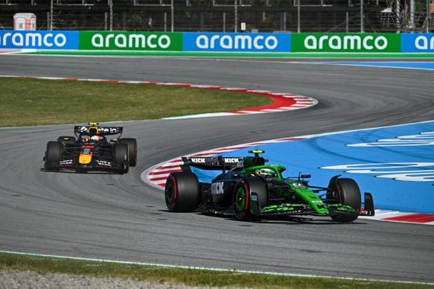 Formula 1 GP Barcelona Friday, 30 05 2025 Gabriel Bortoleto 5, Stake F1 Team Kick Sauber and Yuki Tsunoda 22, Oracle Red Bull Racing Formula 1 GP Barcelona Friday, 30 05 2025 Copyright: xBEAUTIFULxSPORTS Erlhofx