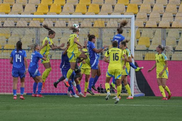 CALCIO - UEFA Nations League - UEFA Women s Nations League 2025 - Qualification - Italy vs Sweden Magdalena Eriksson (Sweden) hits the ball during UEFA Women s Nations League 2025 - Qualification - Italy vs Sweden, Football UEFA Nations Leage match in Parma, Italy, May 30 2025 Parma Italy  Copyright: xIPAxSport ABACAx