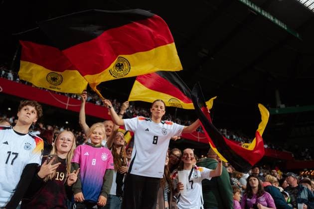 Bremen, Germany, May 30th 2025 Fans of Germany supporting their team during the UEFA Womens Nations League match between Germany and Netherlands at Weserstadion, in Bremen, Germany. (Gabor Baumgarten SPP) Copyright: xGaborxBaumgartenx xSPPx spp-en-GaBaSp-25_05_30_Womens Nations League Germany - Netherlands_Gabor_Baumgarten-07724