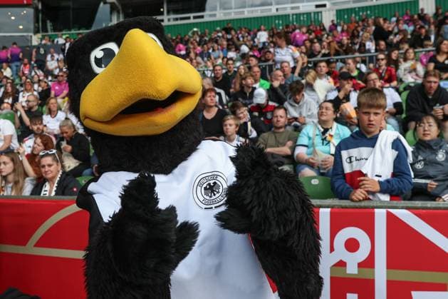 UEFA Womens Nations League Germany Netherlands on 30 05 2025 at the Weserstadion in Bremen Paule the mascot of the German national team MH