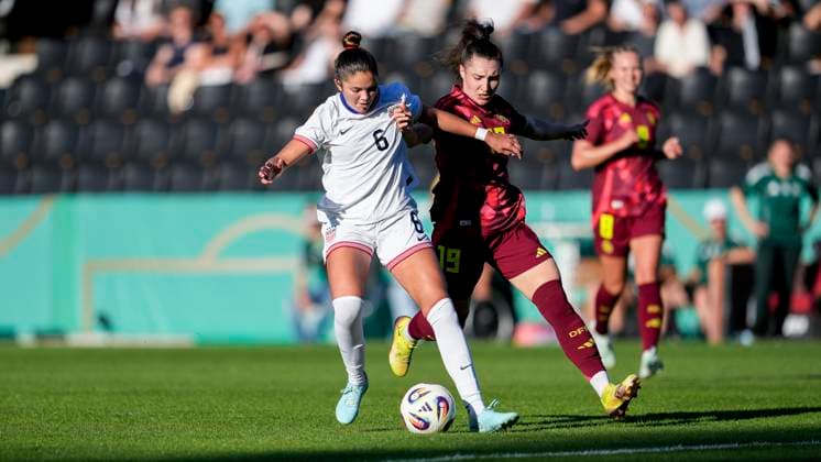 v li Riley Jackson USA, 6 , Sophie Weidauer Germany, 19 , duel, duel scene, duel, tackle, tackling, dynamics, action, action, 30 05 2025, Großaspach Germany , football, international match, U23 women, Germany USA, DFB DFL REGULATIONS PROHIBIT ANY USE OF PHOTOGRAPHS AS IMAGE SEQUENCES AND OR QUASI VIDEO xozx