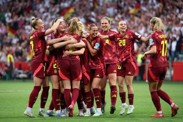 Bremen, Weserstadion, 30 05 25, GER, Women, UEFA WOMENS NATIONS LEAGUE 2024 2025, Germany Netherlands Picture Sarai LINDER Germany cheers after her goal for 3 0 UEFA regulations prohibit any use of photographs as image sequences and or quasi video Bremen Germany