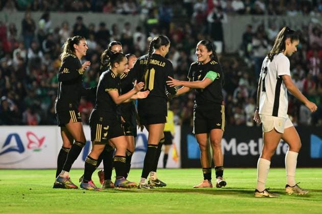 MEXICO VS URUGUAY INTERNATIONAL FRIENDLY MEXICO VS URUGUAY INTERNATIONAL FRIENDLY 30052025 PUEBLA, MEXICO Action photo of Carolina Quintero Jaramillo of the Mexico female National Soccer Team C , congratulated by teammates after scoring a goal during inter- national friendly game against Uruguay, held at the Olympic Stadium of the BUAP at Puebla Mexico drew 2 2 Action photo of Carolina Quintero Jaramillo of the Mexico female National Soccer Team C , congratulated by teammates after scoring a goal during international friendly game against Uruguay, held at the Olympic Stadium of the BUAP at Puebla Mexico Photo by IMAGENSHOP AGENCIA FOTOGRAFICA PUEBLA PUEBLA MEXICO Copyright: xIMAGENSHOPxAGENCIAxFOTOGRAFICAx