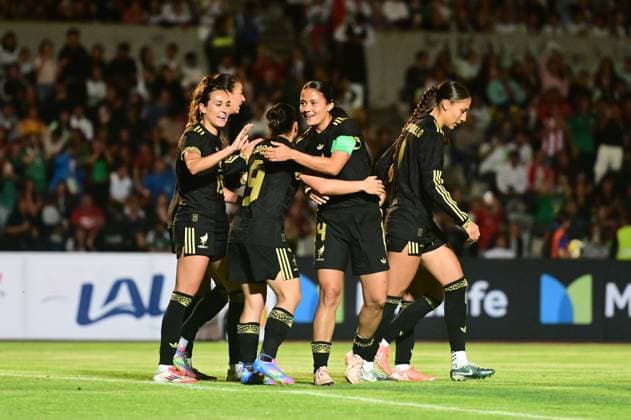 MEXICO VS URUGUAY INTERNATIONAL FRIENDLY MEXICO VS URUGUAY INTERNATIONAL FRIENDLY 30052025 PUEBLA, MEXICO Action photo of Charlyn Corral L and Carolina Quintero Jaramillo R of the Mexico female National Soccer Team, celebrating after scoring a goal during inter- national friendly game against Uruguay, held at the Olympic Stadium of the BUAP at Puebla Mexico drew 2 2 Action photo of Charlyn Corral of the Mexico female National Soccer Team I and Carolina Quintero Jaramillo D celebrating after scoring a goal, during international friendly game against Uruguay, held at the Estadio Olimpico de ka BUAP in Puebla Photo by IMAGENSHOP AGENCIA FOTOGRAFICA PUEBLA PUEBLA PUEBLA MEXICO Copyright: xIMAGENSHOPxAGENCIAxFOTOGRAFICAx