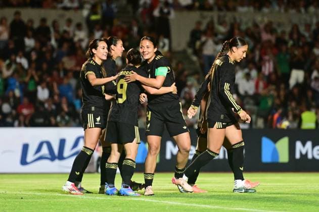 MEXICO VS URUGUAY INTERNATIONAL FRIENDLY MEXICO VS URUGUAY INTERNATIONAL FRIENDLY 30052025 PUEBLA, MEXICO Action photo of Charlyn Corral L and Carolina Quintero Jaramillo R of the Mexico female National Soccer Team, celebrating after scoring a goal during inter- national friendly game against Uruguay, held at the Olympic Stadium of the BUAP at Puebla Mexico drew 2 2 Action photo of Charlyn Corral of the Mexico female National Soccer Team I and Carolina Quintero Jaramillo D celebrating after scoring a goal, during international friendly game against Uruguay, held at the Estadio Olimpico de ka BUAP in Puebla Photo by IMAGENSHOP AGENCIA FOTOGRAFICA PUEBLA PUEBLA PUEBLA MEXICO Copyright: xIMAGENSHOPxAGENCIAxFOTOGRAFICAx