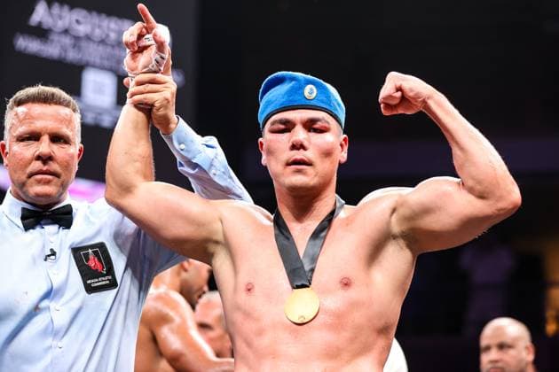 Bilder des Jahres 2025, Sport 05 Mai Sport Bilder des Tages Boxing 2025: Melikuziev Vs Fulghum MAY 30 May 30, 2025: Super Middleweight Bektemir Melikuziev celebrates the victory at the end of his fight inside The Theater at the Virgin Hotels on May 30, 2025 in Las Vegas, NV. Christopher Trim CSM. (Credit Image: Â Christopher Trim Cal Media) Las Vegas Nevada United States of America EDITORIAL USE ONLY Copyright: xx ZUMA-20250530_zma_c04_297.jpg ChristopherxTrimx csmphotothree388306