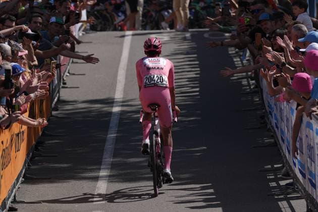 Del Toro Romero Isaac of Uae Team Emirates Xrg jersey pink , during the stage 20 of the Giro d™Italia from Verres to Sestriere (Via Latteo), Italy - Saturday, May 31, 2025. - cycling.  Copyright: xGianmattiaxD Alberto LaPressex