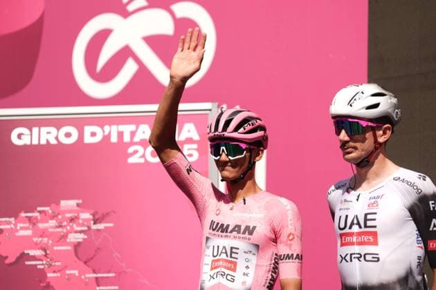 Del Toro Romero Isaac of Uae Team Emirates Xrg jersey pink , during the stage 20 of the Giro d™Italia from Verres to Sestriere (Via Latteo), Italy - Saturday, May 31, 2025. - cycling.  Copyright: xMassimoxPaolone LaPressex