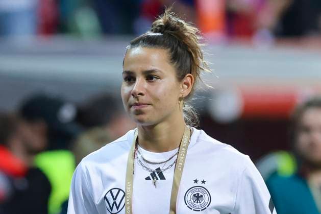Lena Oberdorf Germany looks on, UEFA Women s Nations League 2024 25 Grp A1 MD5, Germany and Netherlands, Weserstadion on May 30, 2025 in Bremen, Germany Photo by Marco Steinbrenner DeFodi Images Lena Oberdorf Germany looks on, UEFA Women s Nations League 2024 25 Grp A1 MD5, Germany and Netherlands, Weserstadion, May 30, 2025 in Bremen, Germany Photo by Marco Steinbrenner DeFodi Images