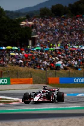 F1 - SPANISH GRAND PRIX 2025 31 OCON Esteban (fra), Haas F1 Team VF-25 Ferrari, action during the Formula 1 Aramco Gran Premio de Espana 2025, Spanish Grand Prix 2025, 9th round of the 2025 FIA Formula One World Championship, WM, Weltmeisterschaft from May 30 to June 1, 2025 on the Circuit de Barcelona-Catalunya, in Montmelo, Spain - MontmeloSpain  Copyright: xJavierxJimenezx