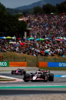 F1 - SPANISH GRAND PRIX 2025 31 OCON Esteban (fra), Haas F1 Team VF-25 Ferrari, action during the Formula 1 Aramco Gran Premio de Espana 2025, Spanish Grand Prix 2025, 9th round of the 2025 FIA Formula One World Championship, WM, Weltmeisterschaft from May 30 to June 1, 2025 on the Circuit de Barcelona-Catalunya, in Montmelo, Spain - MontmeloSpain  Copyright: xJavierxJimenezx