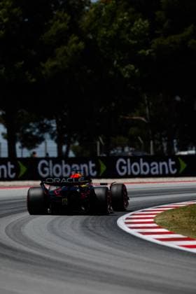 F1 - SPANISH GRAND PRIX 2025 01 VERSTAPPEN Max (nld), Red Bull Racing RB21, action during the Formula 1 Aramco Gran Premio de Espana 2025, Spanish Grand Prix 2025, 9th round of the 2025 FIA Formula One World Championship, WM, Weltmeisterschaft from May 30 to June 1, 2025 on the Circuit de Barcelona-Catalunya, in Montmelo, Spain - MontmeloSpain  Copyright: xJavierxJimenezx