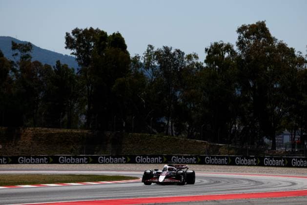F1 - SPANISH GRAND PRIX 2025 31 OCON Esteban (fra), Haas F1 Team VF-25 Ferrari, action during the Formula 1 Aramco Gran Premio de Espana 2025, Spanish Grand Prix 2025, 9th round of the 2025 FIA Formula One World Championship, WM, Weltmeisterschaft from May 30 to June 1, 2025 on the Circuit de Barcelona-Catalunya, in Montmelo, Spain - MontmeloSpain  Copyright: xJavierxJimenezx