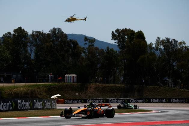 F1 - SPANISH GRAND PRIX 2025 04 NORRIS Lando (gbr), McLaren F1 Team MCL39, action during the Formula 1 Aramco Gran Premio de Espana 2025, Spanish Grand Prix 2025, 9th round of the 2025 FIA Formula One World Championship, WM, Weltmeisterschaft from May 30 to June 1, 2025 on the Circuit de Barcelona-Catalunya, in Montmelo, Spain - MontmeloSpain  Copyright: xJavierxJimenezx