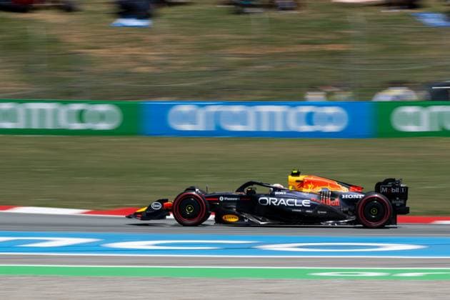Yuki Tsunoda Oracle Red Bull Racing, Japan, 22 in RB21, ESP, Formula 1 World Championship, Aramco Grand Prix of Spain, Circuit de Barcelona Catalunya, Free Practice, 2025 season, 31 05 2025 ESP, Formula 1 World Championship, Aramco Grand Prix of Spain, Circuit de Barcelona Catalunya, Free Practice, 2025 season, 31 05 2025 Barcelona Copyright: xEibner-Pressefoto Memmlerx EP_MMR