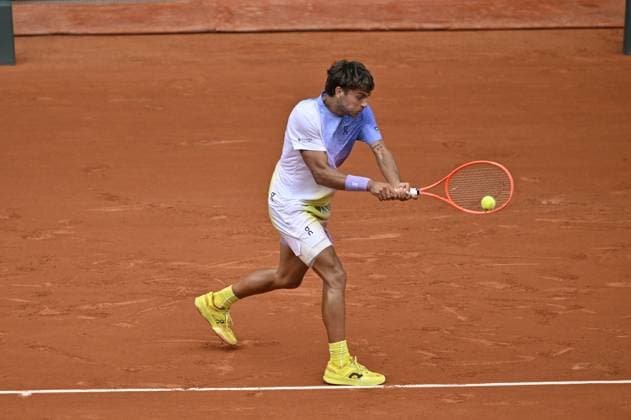 2025 Roland-Garros - Day 7 PARIS, FRANCE - MAY 31: Flavio Cobolli of Italy in action against Alexander Zverev (not seen) of Germany during their men s singles match on day 7 of the French Open tennis tournament on Court Philippe-Chatrier at the Philippe-Chatrier Court in Paris on May 31, 2025. Burak Akbulut Anadolu Paris France. Editorial use only. Please get in touch for any other usage.  Copyright: x2025xAnadoluxBurakxAkbulutx