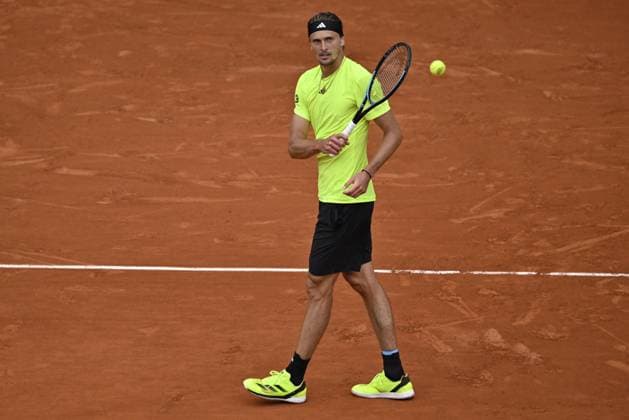 2025 Roland-Garros - Day 7 PARIS, FRANCE - MAY 31: Alexander Zverev of Germany in action against Flavio Cobolli (not seen) of Italy during their men s singles match on day 7 of the French Open tennis tournament on Court Philippe-Chatrier at the Philippe-Chatrier Court in Paris on May 31, 2025. Burak Akbulut Anadolu Paris France. Editorial use only. Please get in touch for any other usage.  Copyright: x2025xAnadoluxBurakxAkbulutx