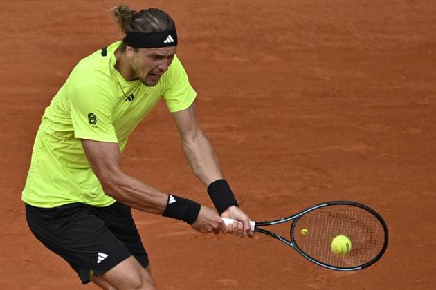 2025 Roland-Garros - Day 7 PARIS, FRANCE - MAY 31: Alexander Zverev of Germany in action against Flavio Cobolli (not seen) of Italy during their men s singles match on day 7 of the French Open tennis tournament on Court Philippe-Chatrier at the Philippe-Chatrier Court in Paris on May 31, 2025. Burak Akbulut Anadolu Paris France. Editorial use only. Please get in touch for any other usage.  Copyright: x2025xAnadoluxBurakxAkbulutx