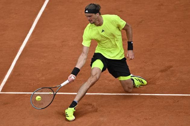 2025 Roland-Garros - Day 7 PARIS, FRANCE - MAY 31: Alexander Zverev of Germany in action against Flavio Cobolli (not seen) of Italy during their men s singles match on day 7 of the French Open tennis tournament on Court Philippe-Chatrier at the Philippe-Chatrier Court in Paris on May 31, 2025. Burak Akbulut Anadolu Paris France. Editorial use only. Please get in touch for any other usage.  Copyright: x2025xAnadoluxBurakxAkbulutx