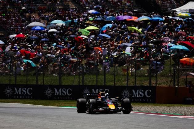 F1 - SPANISH GRAND PRIX 2025 01 VERSTAPPEN Max (nld), Red Bull Racing RB21, action during the Formula 1 Aramco Gran Premio de Espana 2025, Spanish Grand Prix 2025, 9th round of the 2025 FIA Formula One World Championship, WM, Weltmeisterschaft from May 30 to June 1, 2025 on the Circuit de Barcelona-Catalunya, in Montmelo, Spain - MontmeloSpain  Copyright: xFLORENTxGOODENx