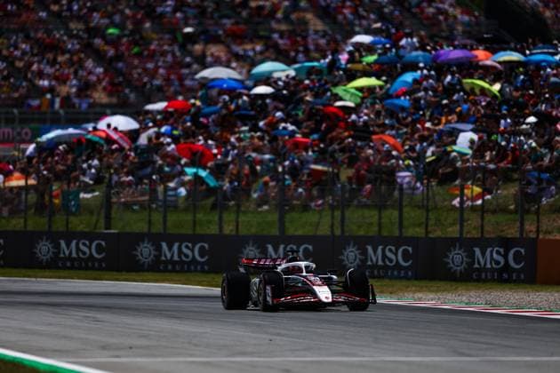 F1 - SPANISH GRAND PRIX 2025 31 OCON Esteban (fra), Haas F1 Team VF-25 Ferrari, action during the Formula 1 Aramco Gran Premio de Espana 2025, Spanish Grand Prix 2025, 9th round of the 2025 FIA Formula One World Championship, WM, Weltmeisterschaft from May 30 to June 1, 2025 on the Circuit de Barcelona-Catalunya, in Montmelo, Spain - MontmeloSpain  Copyright: xFLORENTxGOODENx