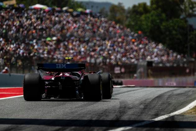 F1 - SPANISH GRAND PRIX 2025 44 HAMILTON Lewis (gbr), Scuderia Ferrari SF-25, action during the Formula 1 Aramco Gran Premio de Espana 2025, Spanish Grand Prix 2025, 9th round of the 2025 FIA Formula One World Championship, WM, Weltmeisterschaft from May 30 to June 1, 2025 on the Circuit de Barcelona-Catalunya, in Montmelo, Spain - MontmeloSpain  Copyright: xCharlyxLopezx
