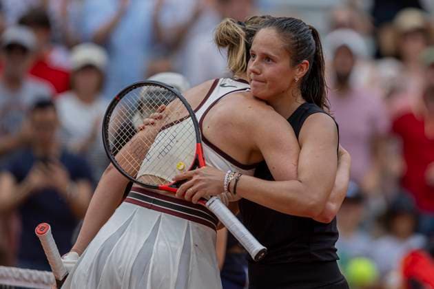 2025 French Open - Day Seven Daria Kasatkina and Paula Badosa after the match at the Roland Garros Grand Slam Tournament in Paris, France, on May 31, 2025. Paris France  Copyright: xRobertxSzaniszlox originalFilename:szaniszlo-notitle250531_npBQc.jpg