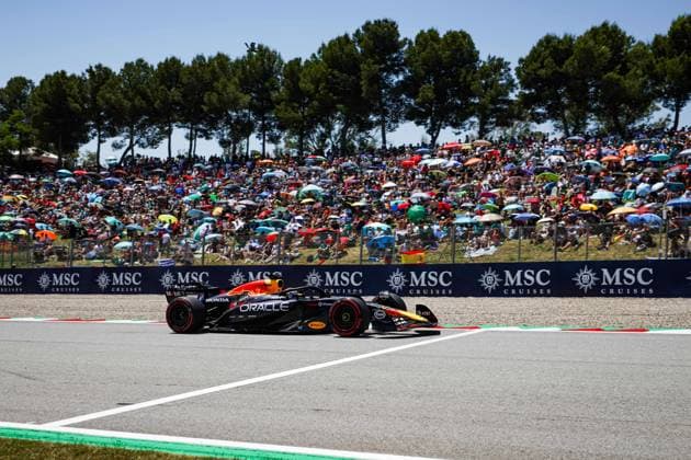 F1 - SPANISH GRAND PRIX 2025 01 VERSTAPPEN Max (nld), Red Bull Racing RB21, action during the Formula 1 Aramco Gran Premio de Espana 2025, Spanish Grand Prix 2025, 9th round of the 2025 FIA Formula One World Championship, WM, Weltmeisterschaft from May 30 to June 1, 2025 on the Circuit de Barcelona-Catalunya, in Montmelo, Spain - MontmeloSpain  Copyright: xFLORENTxGOODENx