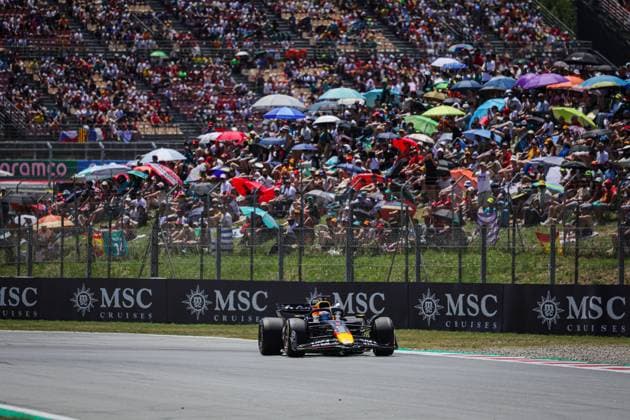 F1 - SPANISH GRAND PRIX 2025 01 VERSTAPPEN Max (nld), Red Bull Racing RB21, action during the Formula 1 Aramco Gran Premio de Espana 2025, Spanish Grand Prix 2025, 9th round of the 2025 FIA Formula One World Championship, WM, Weltmeisterschaft from May 30 to June 1, 2025 on the Circuit de Barcelona-Catalunya, in Montmelo, Spain - MontmeloSpain  Copyright: xFLORENTxGOODENx