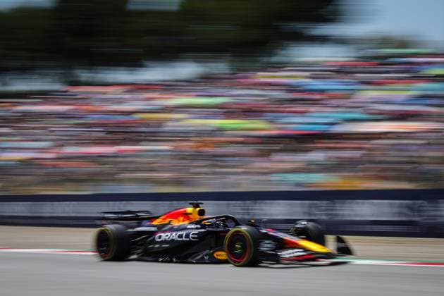 F1 - SPANISH GRAND PRIX 2025 01 VERSTAPPEN Max (nld), Red Bull Racing RB21, action during the Formula 1 Aramco Gran Premio de Espana 2025, Spanish Grand Prix 2025, 9th round of the 2025 FIA Formula One World Championship, WM, Weltmeisterschaft from May 30 to June 1, 2025 on the Circuit de Barcelona-Catalunya, in Montmelo, Spain - MontmeloSpain  Copyright: xFLORENTxGOODENx